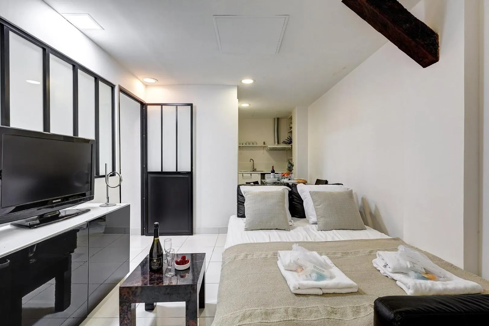 373 Suite Suzanne - Superbe Appartement A Paris